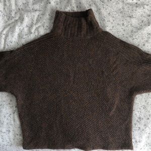 Funnel neck with cozy sleeves
